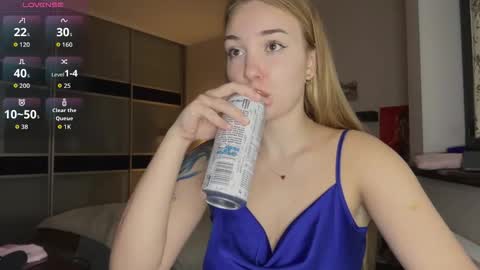 evacarter1 online show from October 11, 2025, 6:56 am