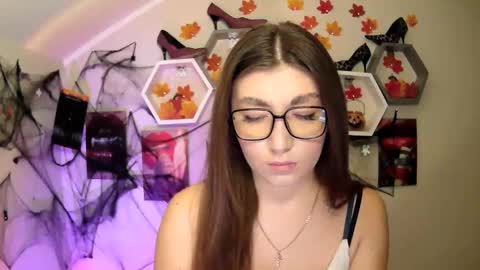 Snapshot of evachaturbatte chatting on October 23, 2025, 8:13 am Evachaturbatte online show from October 23, 2025, 8:13 am