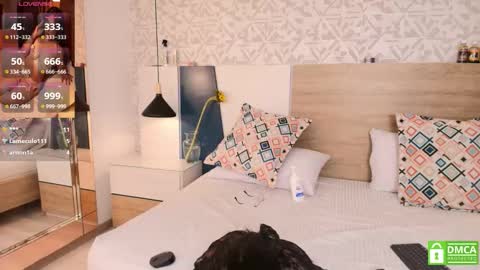 Evadne online show from September 22, 2025, 8:22 pm