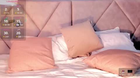 Evaforbs online show from October 16, 2025, 7:37 pm