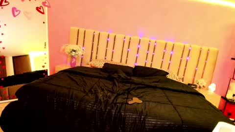 Eva Gomez online show from February 17, 2025, 7:47 am