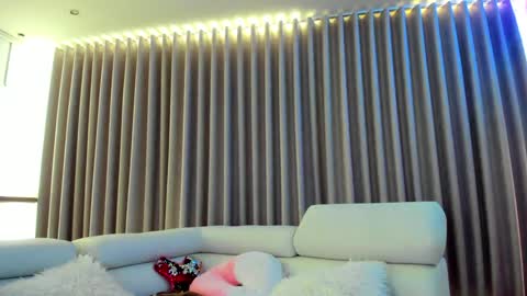 Eva Gomez online show from September 30, 2025, 7:41 pm