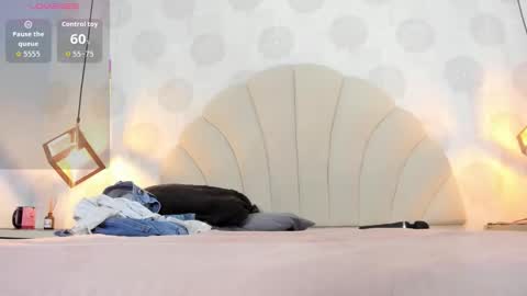 E V A  online show from February 3, 2026, 6:40 am