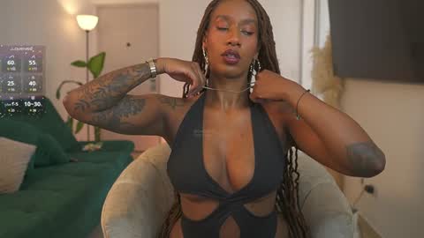 evajacksss_ online show from January 19, 2025, 4:25 pm