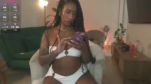 evajacksss_ online show from July 19, 2026, 3:05 pm