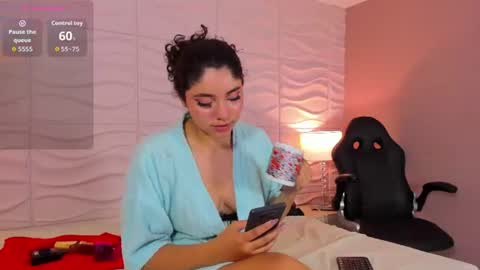 Snapshot of evajhuls chatting on July 26, 2026, 4:14 pm online show from July 26, 2026, 4:14 pm