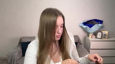 Eva online show from October 15, 2025, 6:52 pm