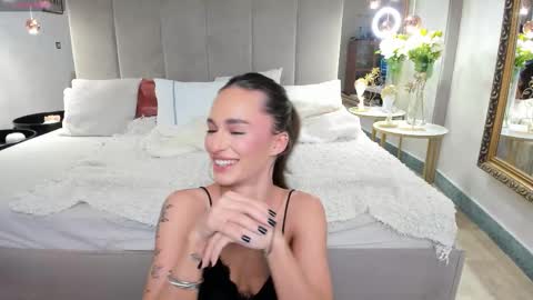 Snapshot of evak_ chatting on February 24, 2026, 4:43 am Eva K online show from February 24, 2026, 4:43 am