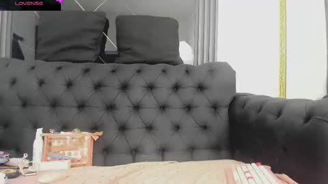 Eva online show from October 21, 2025, 1:34 pm