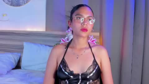 Snapshot of evalune_ chatting on May 8, 2026, 9:31 pm . online show from May 8, 2026, 9:31 pm