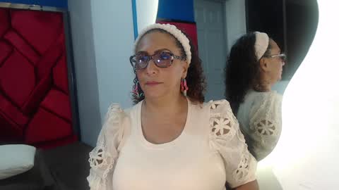 Snapshot of evamills1 chatting on January 29, 2025, 7:32 pm Eva Mills online show from January 29, 2025, 7:32 pm