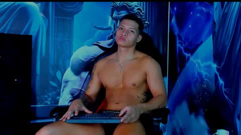 Snapshot of evan_greey chatting on December 1, 2024, 10:32 pm EVAN GREY online show from December 1, 2024, 10:32 pm