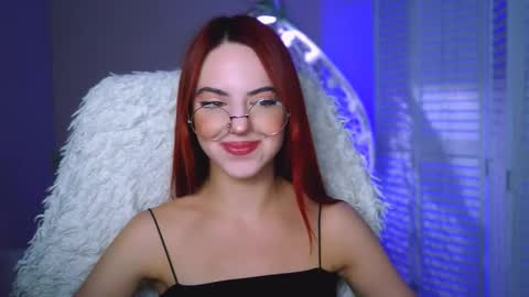 Eva  online show from September 18, 2025, 12:18 pm