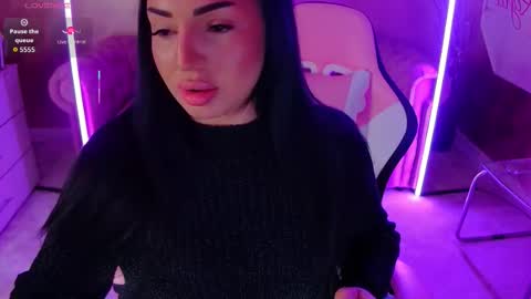 Snapshot of evanew_ chatting on October 5, 2025, 6:50 pm Eva online show from October 5, 2025, 6:50 pm