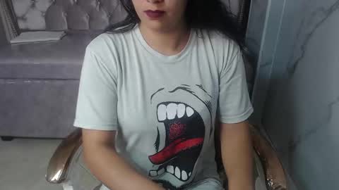 Snapshot of evangeline_b_ chatting on November 28, 2025, 1:03 pm Evamgeline online show from November 28, 2025, 1:03 pm