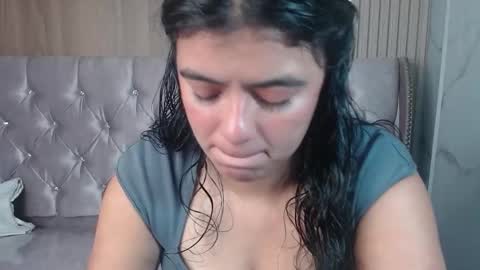 Snapshot of evangeline_b_ chatting on December 5, 2025, 12:58 pm Evamgeline online show from December 5, 2025, 12:58 pm