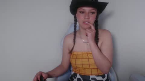 eva  online show from October 10, 2025, 2:54 am