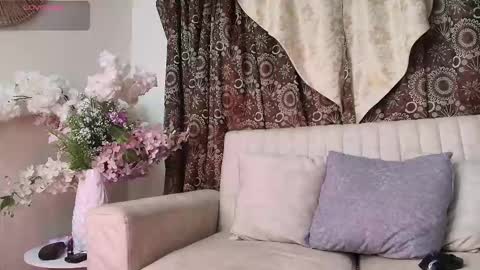 Snapshot of evangelyne_rose chatting on November 19, 2025, 7:58 pm Evangelyne online show from November 19, 2025, 7:58 pm