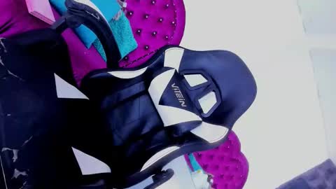 Snapshot of evanllelyne chatting on March 10, 2026, 2:22 pm evanllelyne online show from March 10, 2026, 2:22 pm