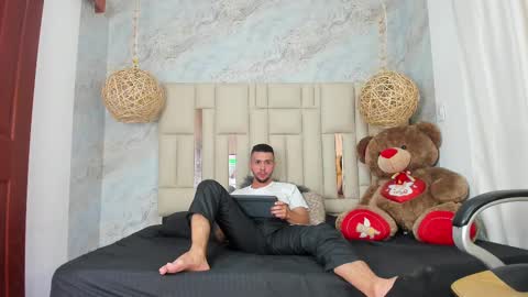 evanmarttin online show from December 15, 2024, 3:31 pm