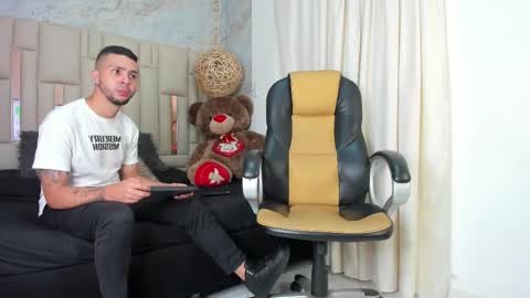 evanmarttin online show from December 16, 2024, 4:05 pm