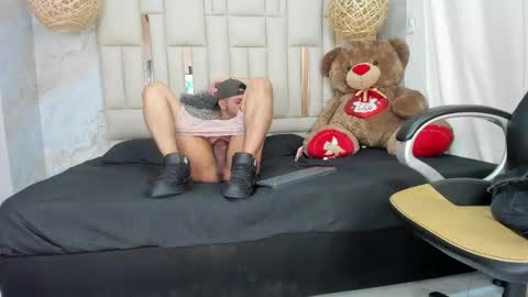 evanmarttin online show from December 24, 2024, 7:00 pm