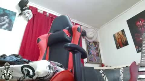 evans_xy online show from July 28, 2026, 1:56 am
