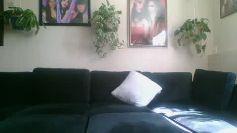 evanschris2048 online show from September 12, 2025, 9:37 pm