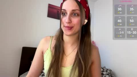 Snapshot of evarenard_ chatting on April 25, 2026, 5:10 pm evarenard_ online show from April 25, 2026, 5:10 pm