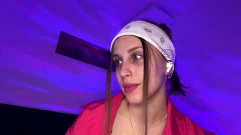 Snapshot of evarenard_ chatting on May 3, 2026, 5:08 pm evarenard_ online show from May 3, 2026, 5:08 pm