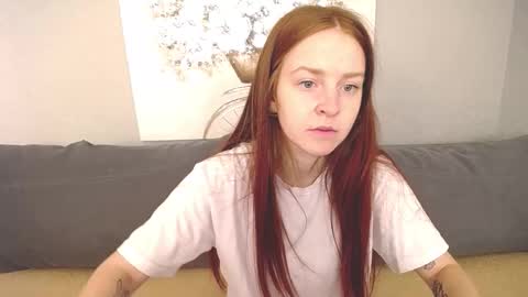 Snapshot of evarey_ chatting on September 13, 2025, 4:23 am Adelina online show from September 13, 2025, 4:23 am