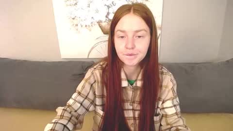 Snapshot of evarey_ chatting on September 17, 2025, 4:14 am Adelina online show from September 17, 2025, 4:14 am