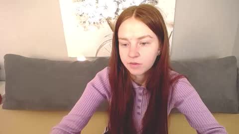 Snapshot of evarey_ chatting on September 19, 2025, 4:14 am Adelina online show from September 19, 2025, 4:14 am