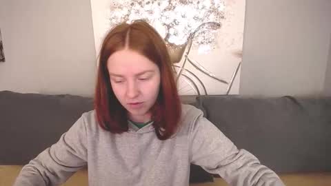 Snapshot of evarey_ chatting on October 6, 2025, 4:21 am Adelina online show from October 6, 2025, 4:21 am