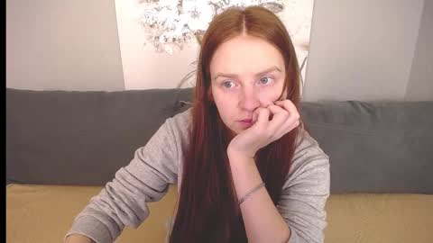 Snapshot of evarey_ chatting on October 13, 2025, 4:12 am Adelina online show from October 13, 2025, 4:12 am