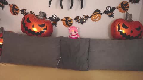 Snapshot of evarey_ chatting on October 28, 2025, 5:22 am Adelina online show from October 28, 2025, 5:22 am