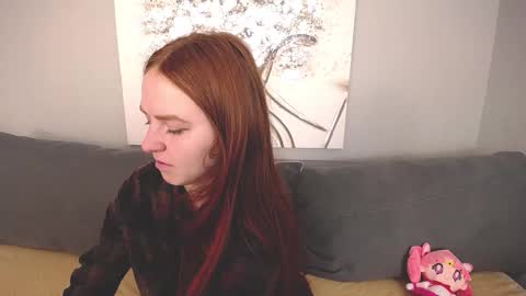 Snapshot of evarey_ chatting on November 3, 2025, 5:20 am Adelina online show from November 3, 2025, 5:20 am