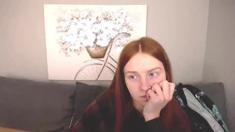 Snapshot of evarey_ chatting on November 4, 2025, 5:28 am Adelina online show from November 4, 2025, 5:28 am