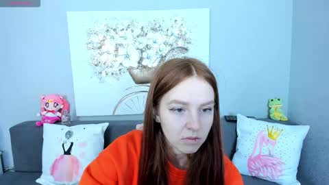 Snapshot of evarey_ chatting on November 10, 2025, 5:17 am Adelina online show from November 10, 2025, 5:17 am