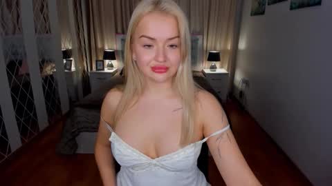 EvaRider online show from February 23, 2026, 6:11 am