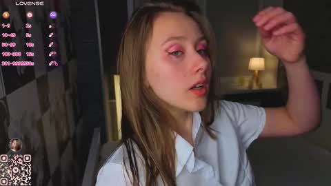 Eva online show from November 7, 2025, 7:25 pm