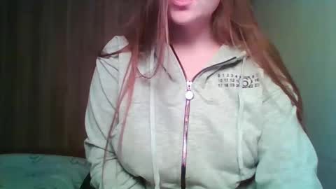 evasapples2026 online show from May 21, 2026, 9:55 pm