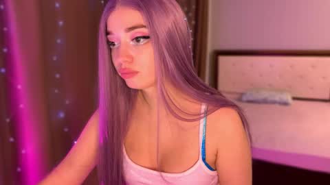 Eva online show from November 30, 2025, 7:18 pm