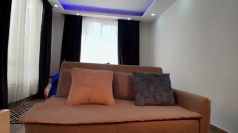  EVA LUNA online show from November 20, 2025, 5:45 pm