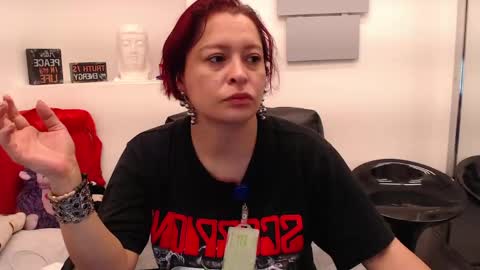 Snapshot of evatwiss chatting on May 13, 2026, 12:02 pm Eva Twiss online show from May 13, 2026, 12:02 pm
