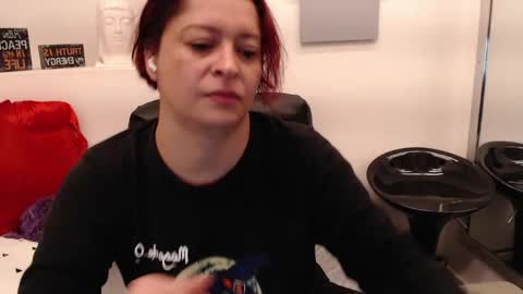 Snapshot of evatwiss chatting on May 17, 2026, 6:37 pm Eva Twiss online show from May 17, 2026, 6:37 pm