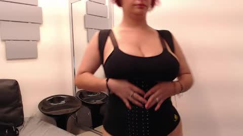 Snapshot of evatwiss chatting on May 18, 2026, 1:28 pm Eva Twiss online show from May 18, 2026, 1:28 pm