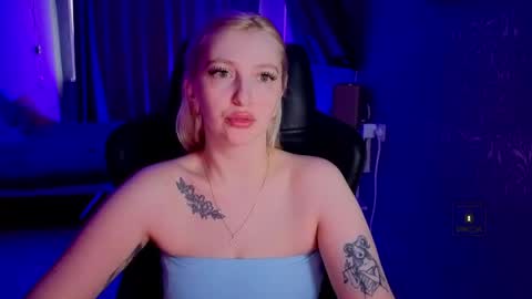 evavibe online show from April 12, 2026, 6:18 am