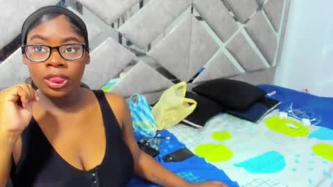 Snapshot of evaxemma chatting on May 22, 2026, 2:01 pm Eva And Emmanuel online show from May 22, 2026, 2:01 pm