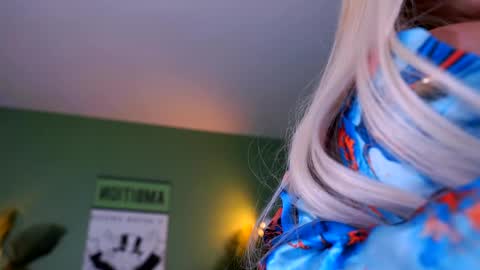 Snapshot of evazane chatting on April 25, 2026, 1:41 pm Eva online show from April 25, 2026, 1:41 pm